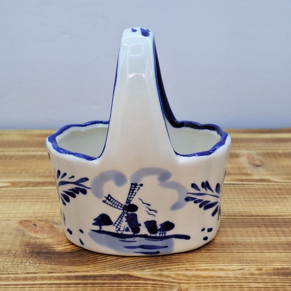 Blue and White Porcelain Handled Basket with Windmill Scene Unbranded‎ - Picture 2 of 9